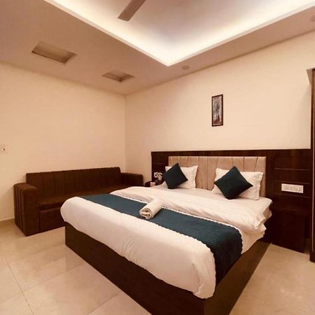 Hotel Rudra Residency Near Railway Station Mathura Eksteriør bilde
