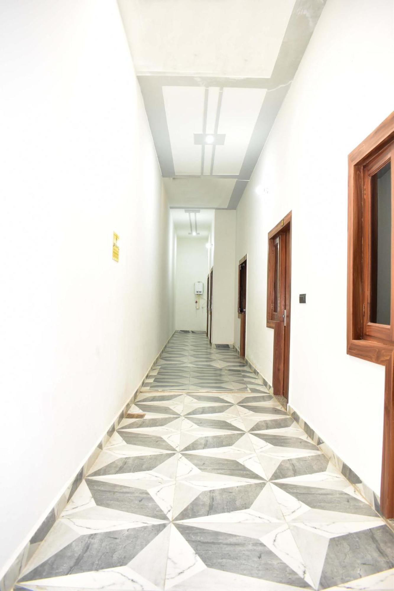 Hotel Rudra Residency Near Railway Station Mathura Eksteriør bilde
