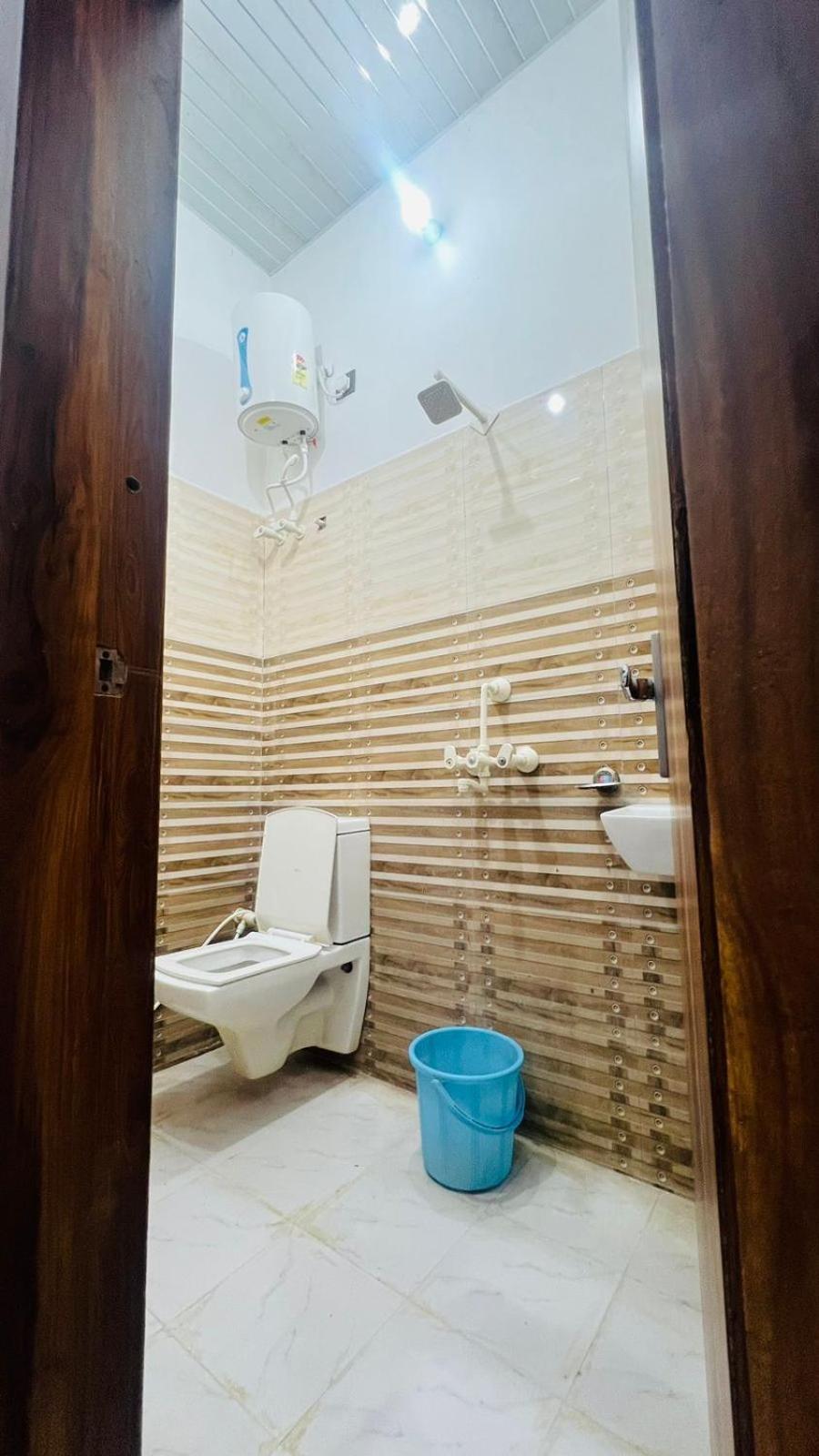 Hotel Rudra Residency Near Railway Station Mathura Eksteriør bilde