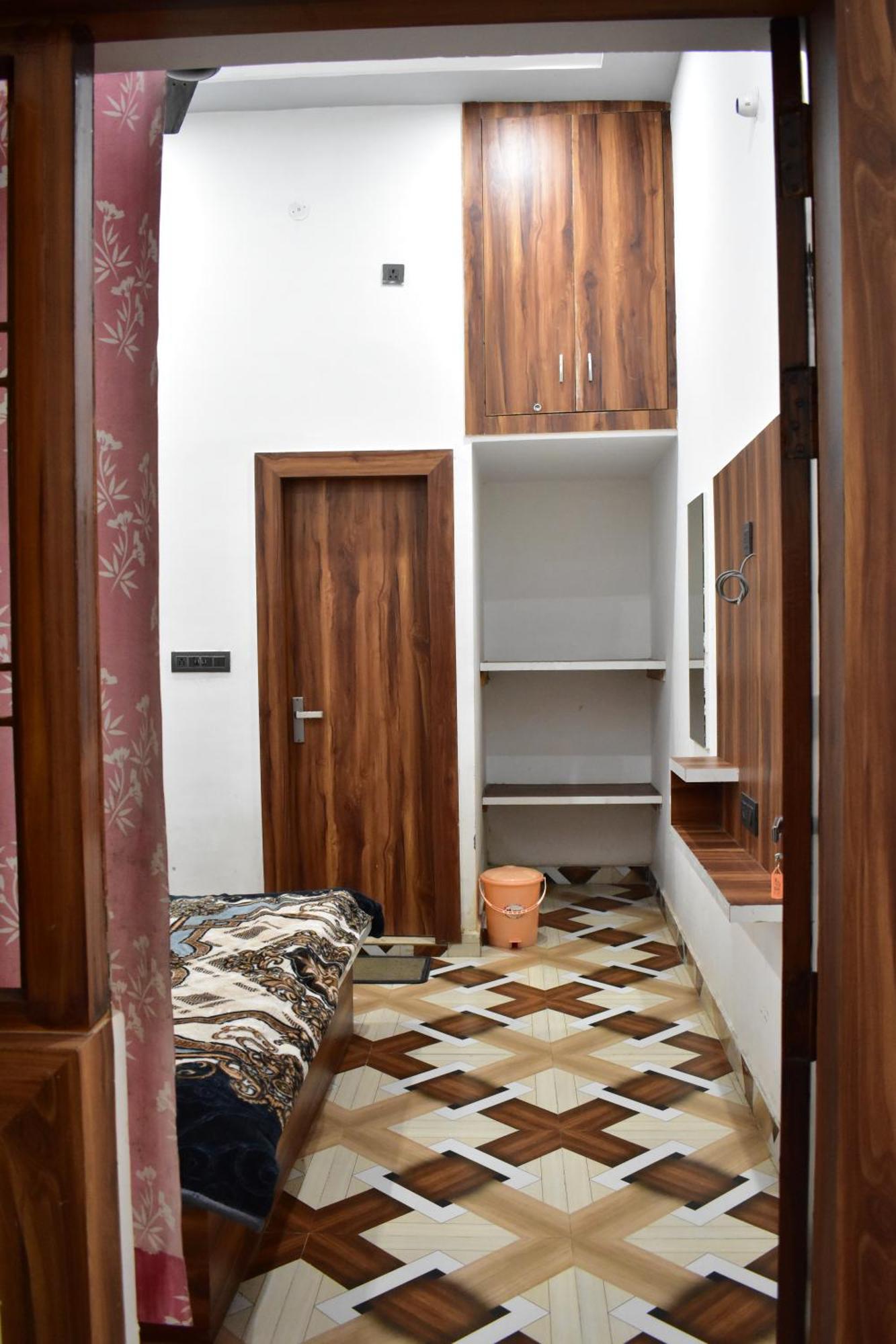 Hotel Rudra Residency Near Railway Station Mathura Eksteriør bilde