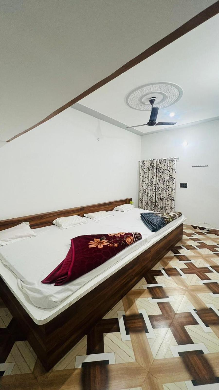 Hotel Rudra Residency Near Railway Station Mathura Eksteriør bilde